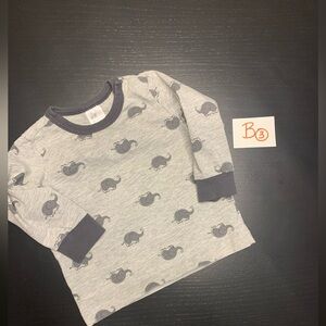 ⭐️2/$5.00⭐️—H&M Grey Elephant Pattern Long Sleeve Tee 🐘